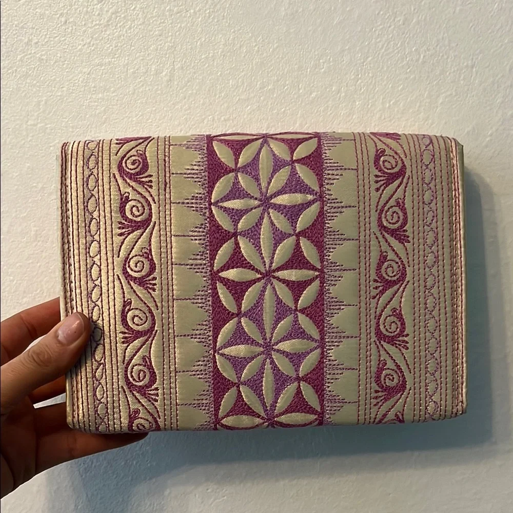 Banda Bags Crossbody Purse - Picture 4 of 4